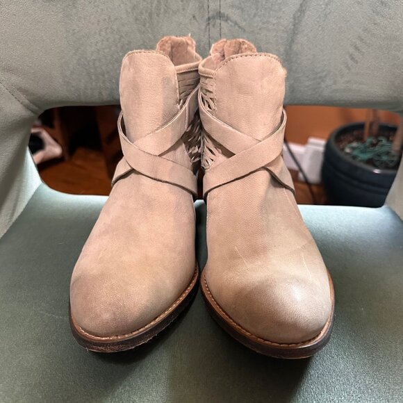 NIB CHARLES by Charles David York Cutout Side Booties Taupe Washed Nubuck size 8 - Picture 7 of 7